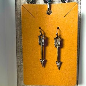 Minimalist Hunter's Arrow Oxidized Silver Pierced Dangle Earrings